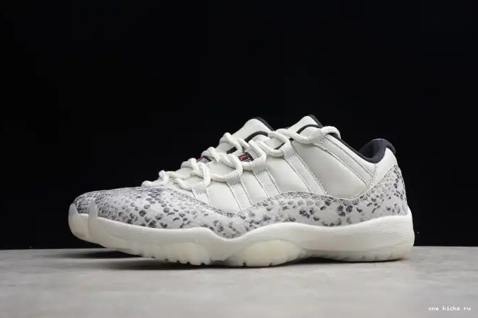 Rep Onekick SE CD6846-002 Jordan Air Bone Low 11 Snake Light 0507